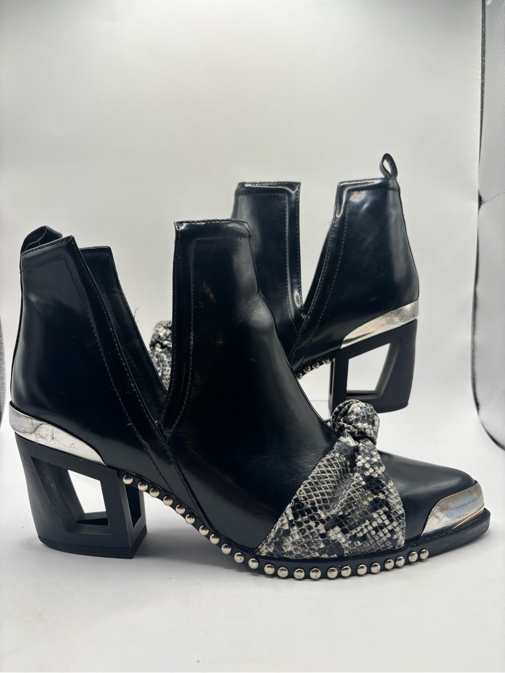 Jeffrey Campbell Black Patent Leather Western Snakeskin Studded Ankle Boots US9